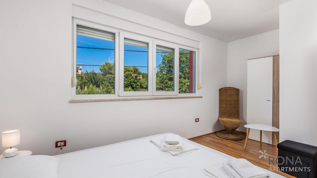 Rona Apartment Denis أوماغ المظهر الخارجي الصورة