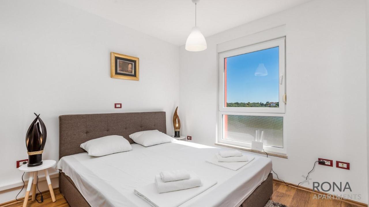 Rona Apartment Denis أوماغ المظهر الخارجي الصورة