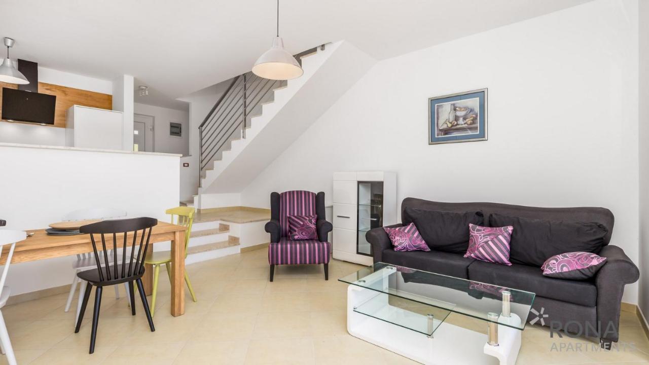 Rona Apartment Denis أوماغ المظهر الخارجي الصورة