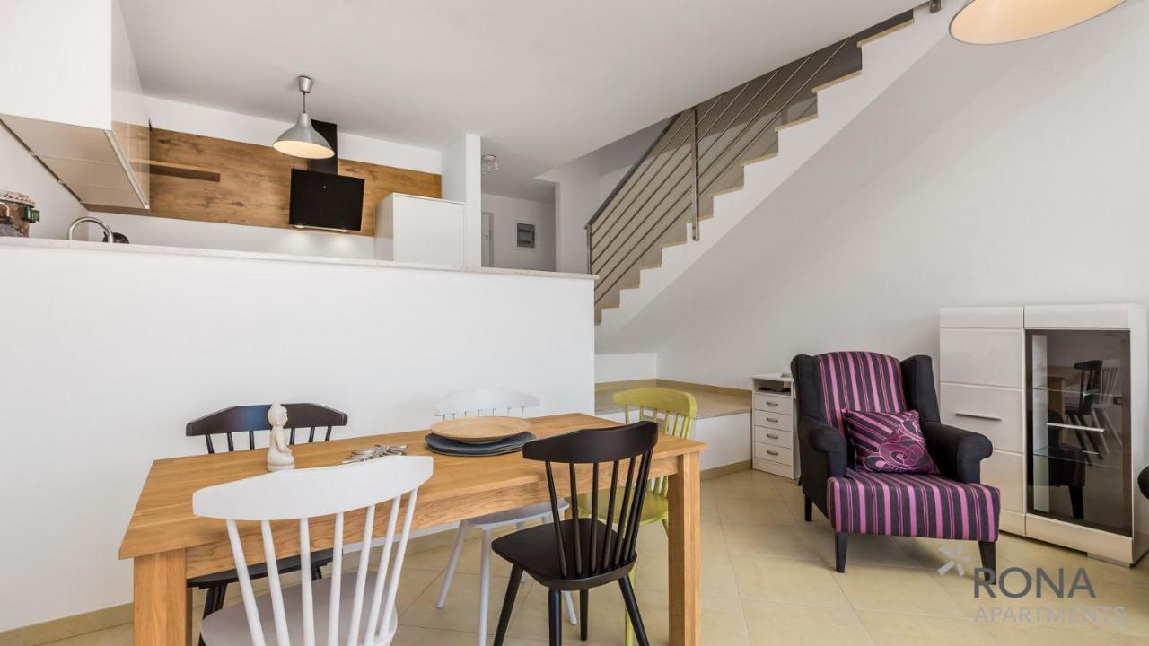 Rona Apartment Denis أوماغ المظهر الخارجي الصورة